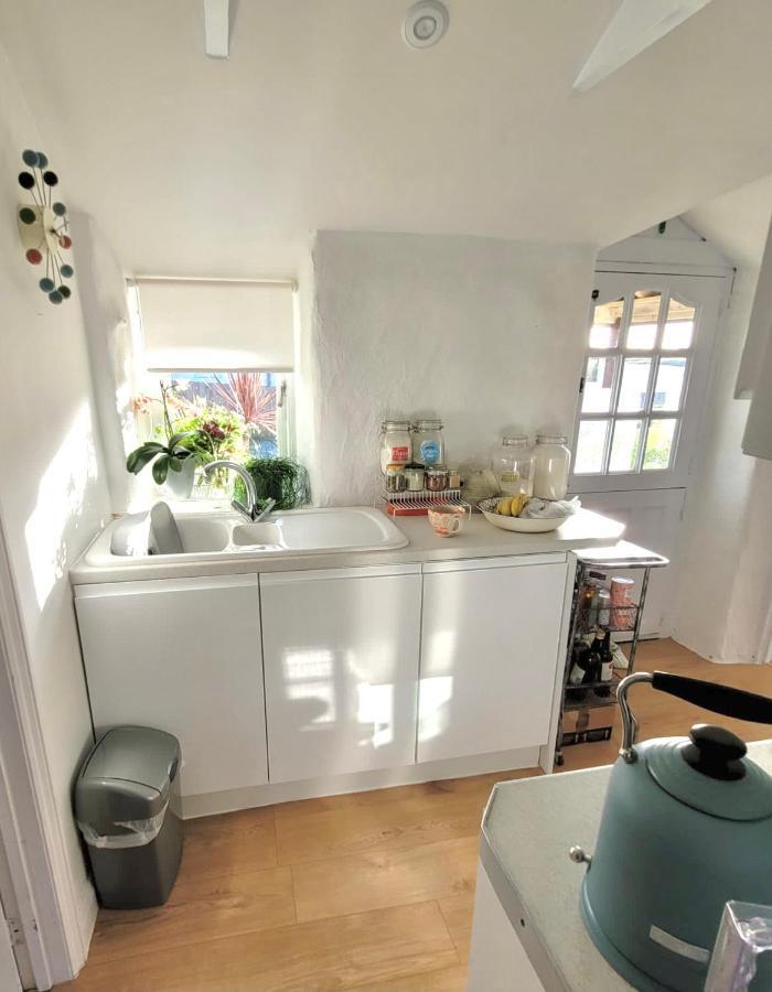 Idyllic Cornish Cottage, Superking Bed, Private Garden Dogs Welcome Truro Exterior photo