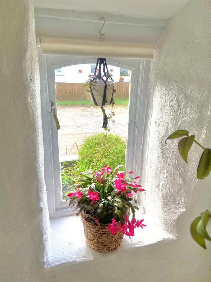 Idyllic Cornish Cottage, Superking Bed, Private Garden Dogs Welcome Truro Exterior photo