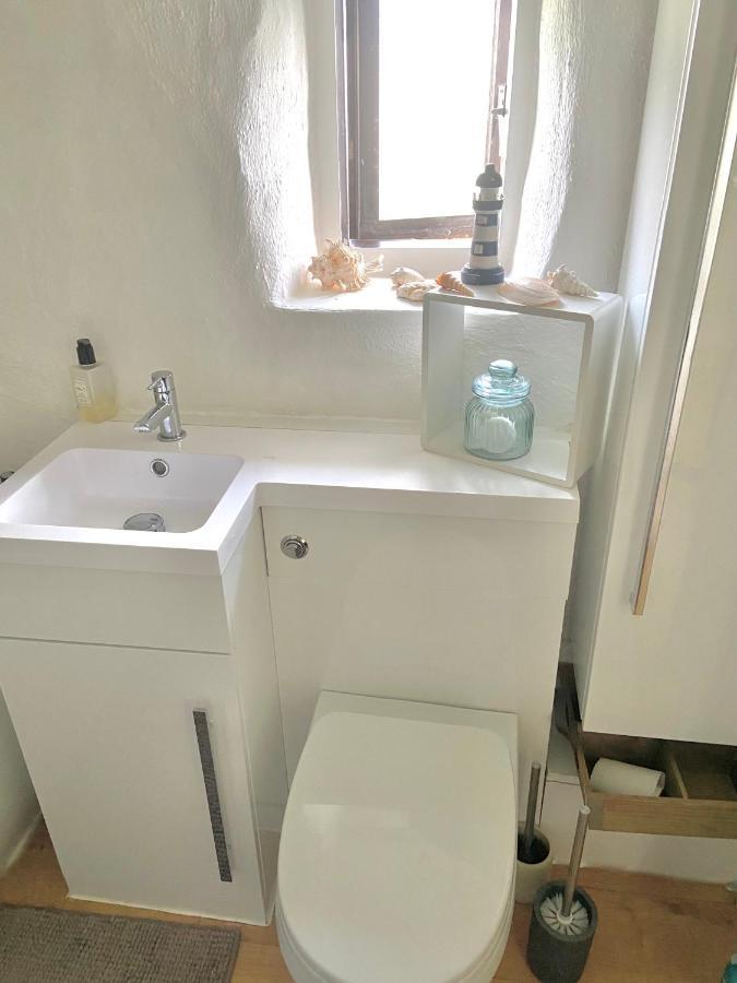 Idyllic Cornish Cottage, Superking Bed, Private Garden Dogs Welcome Truro Exterior photo
