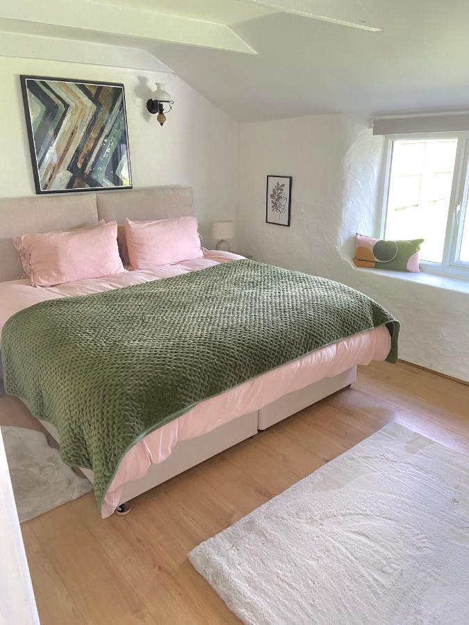 Idyllic Cornish Cottage, Superking Bed, Private Garden Dogs Welcome Truro Exterior photo