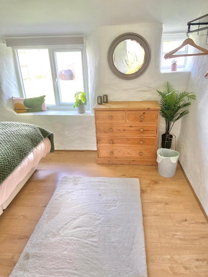 Idyllic Cornish Cottage, Superking Bed, Private Garden Dogs Welcome Truro Exterior photo